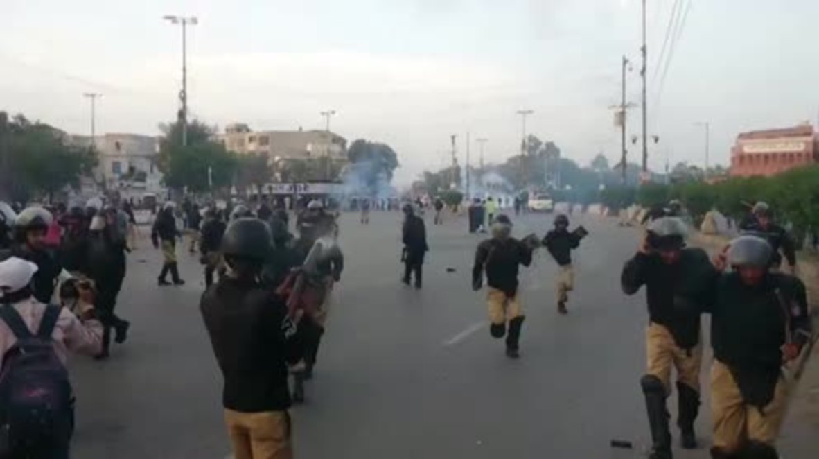 Pakistan: Tear gas prevents 'Death to America' rally reaching US Consulate