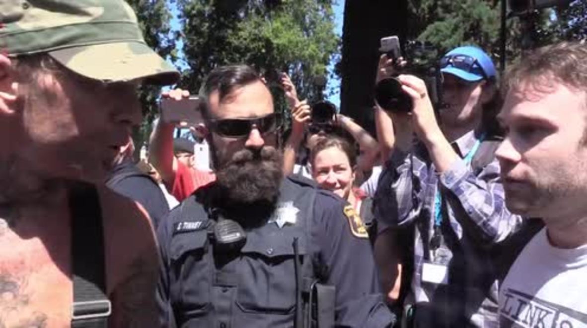 USA: Duelling protests end with 14 arrests in Berkeley
