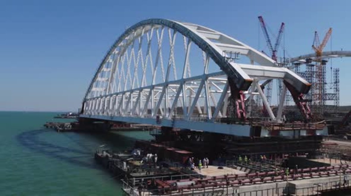 Russia: 227m, 6,000 tonne Crimea Bridge moved in complex operation