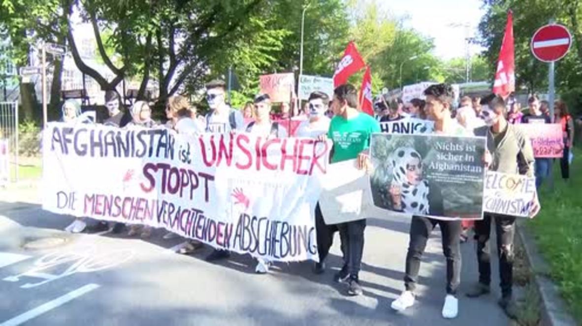 Germany: Students rally in Offenbach as their Afghan classmates face deportation