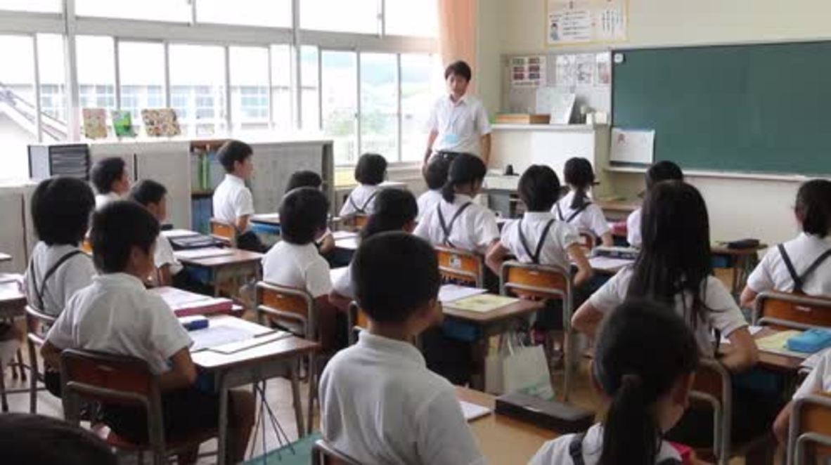 Japan: Pupils take part in drill in case of N. Korea missile launch