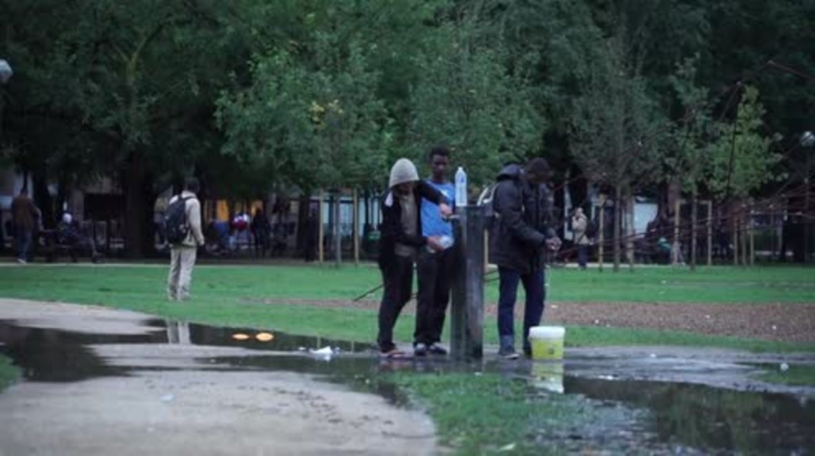 Belgium: Migrants sleep rough in makeshift camp in central Brussels park