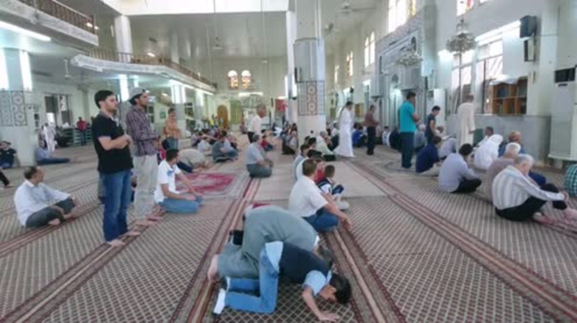 Syria: Damascus marks start of Eid al-adha with morning prayers