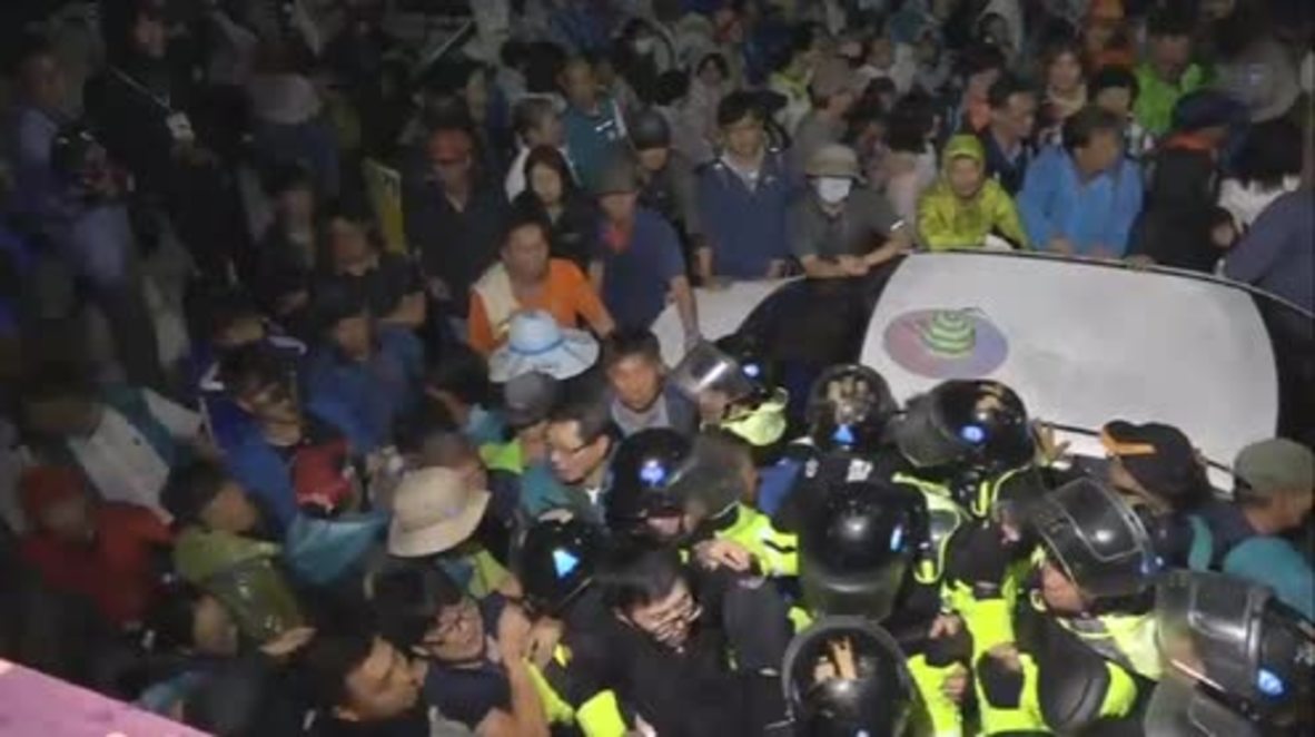 South Korea: Protesters clash with police over deployment of US THAAD missiles