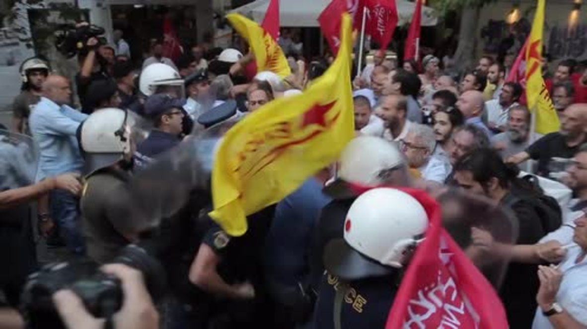 Greece: Scuffles erupt at banned anti-Macron protest in Athens