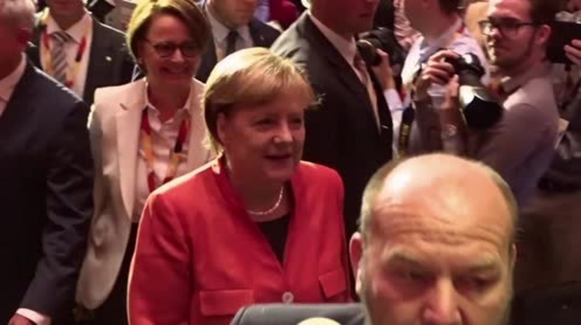 Germany: Europe still lacks 'solidarity' - Merkel on campaign trail