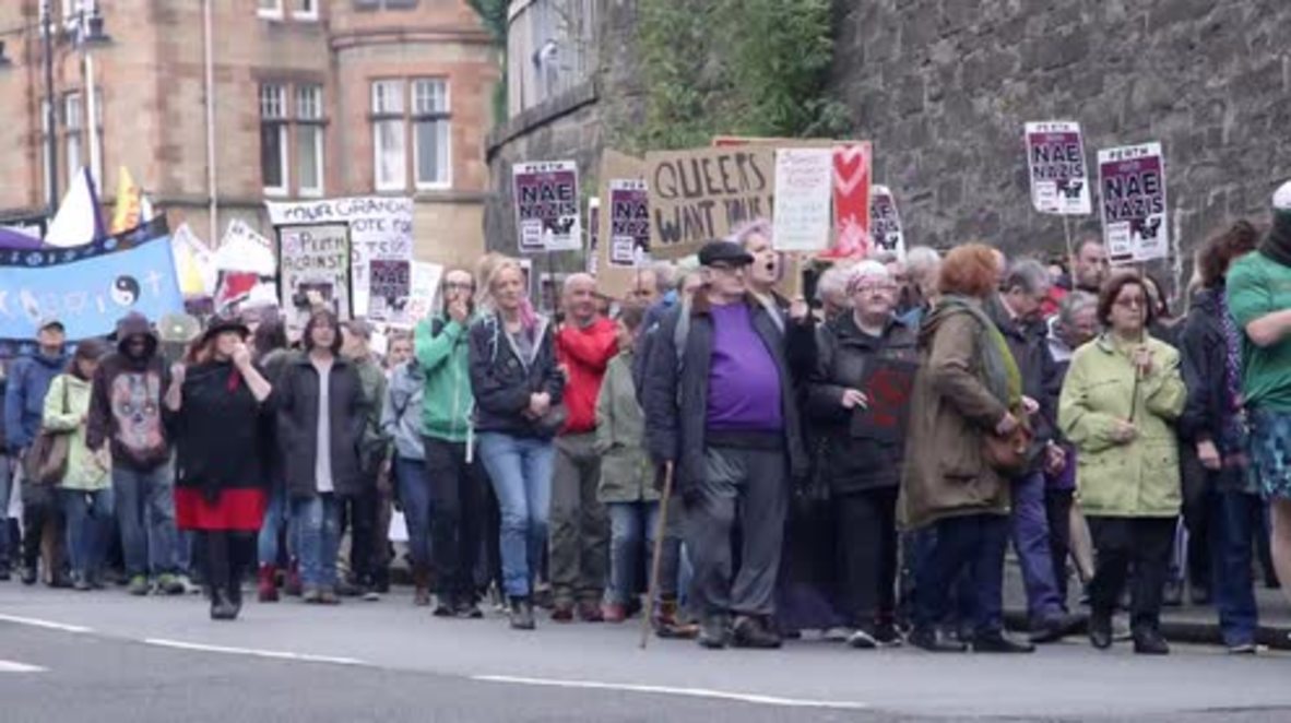 UK: Anti-fascists and SDL supporters face-off in Perth over planned mosque
