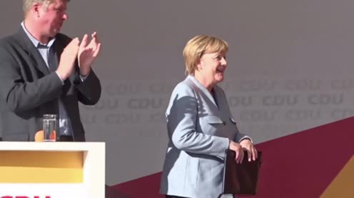 Germany: AfD and NPD protesters attempt disrupting Merkel's Trier rally with whistles