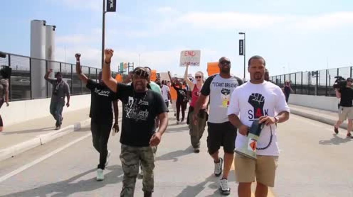 USA: Anti-racism protesters march past Baltimore Ravens stadium in defence of Colin Kaepernick