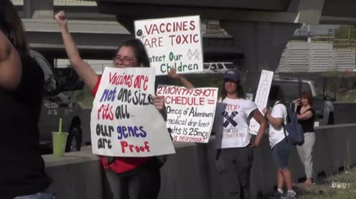 USA: 'Stop killing our babies!' - Texas anti-vaxxers say no to compulsory vaccination