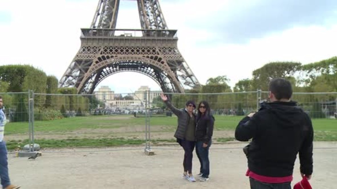 France: Works begins on €20m, 8ft tall bomb-proof wall around Eiffel Tower