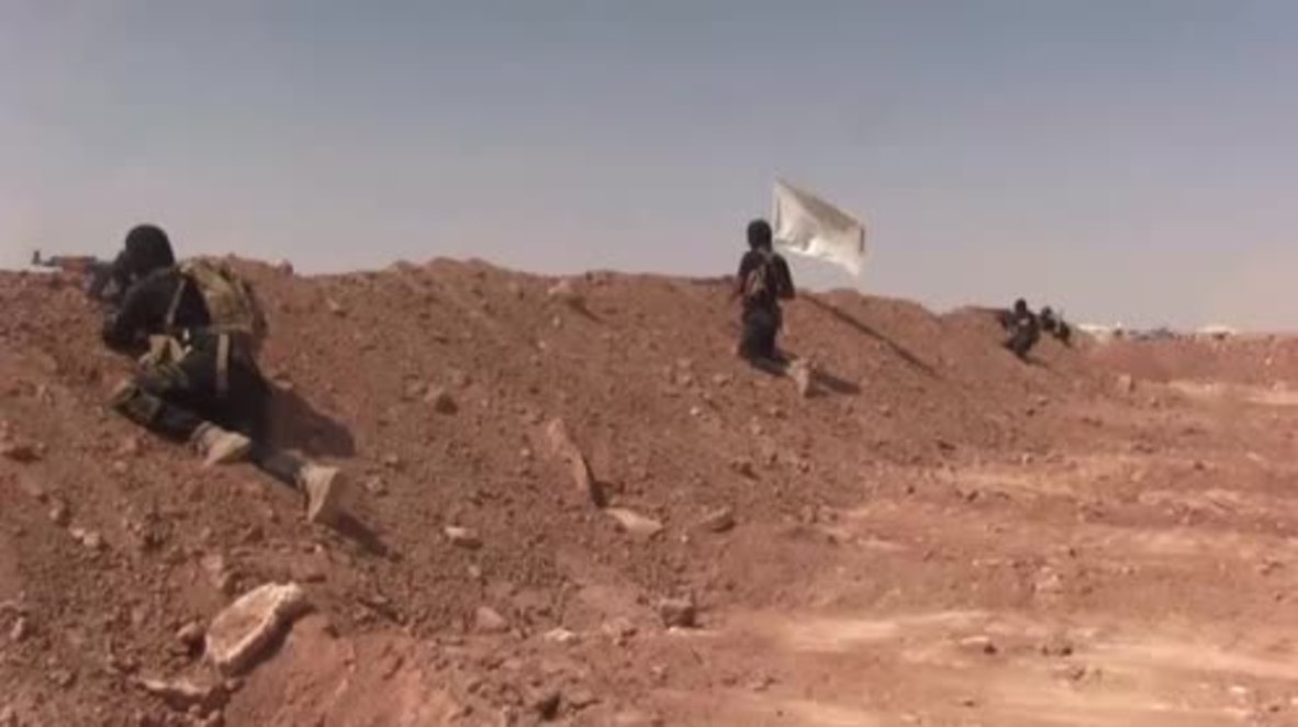 Syria: SAA continues to regain territory from IS along Iraqi border