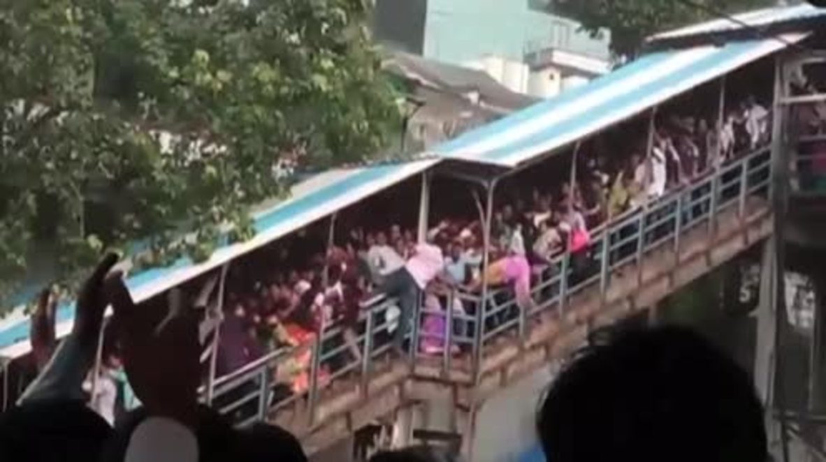 India: 22 dead in Mumbai rail station stampede