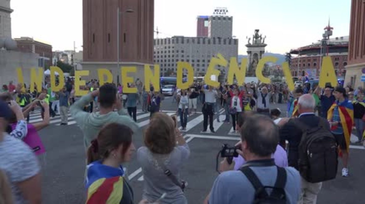 Spain: Pro-independence supporters turn out for final rally before vote