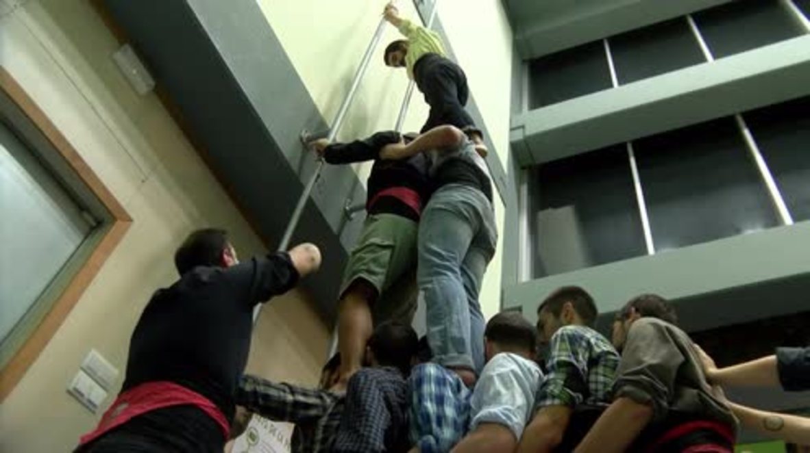 Spain: Catalan castellers set to defend independence vote in Barcelona