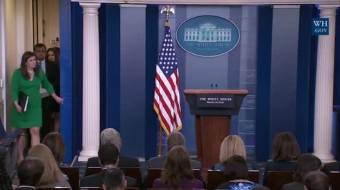 USA: White House press sec. tears up at briefing on Las Vegas shooting