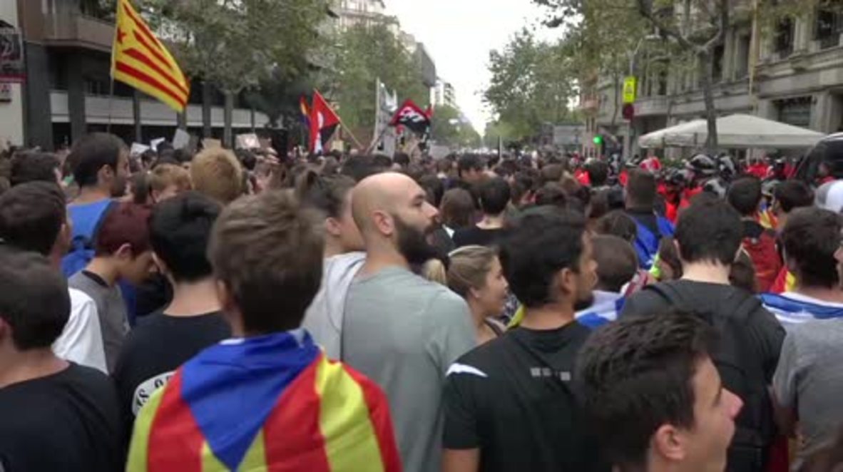 Spain: Thousands join general strike in Barcelona over referendum violence