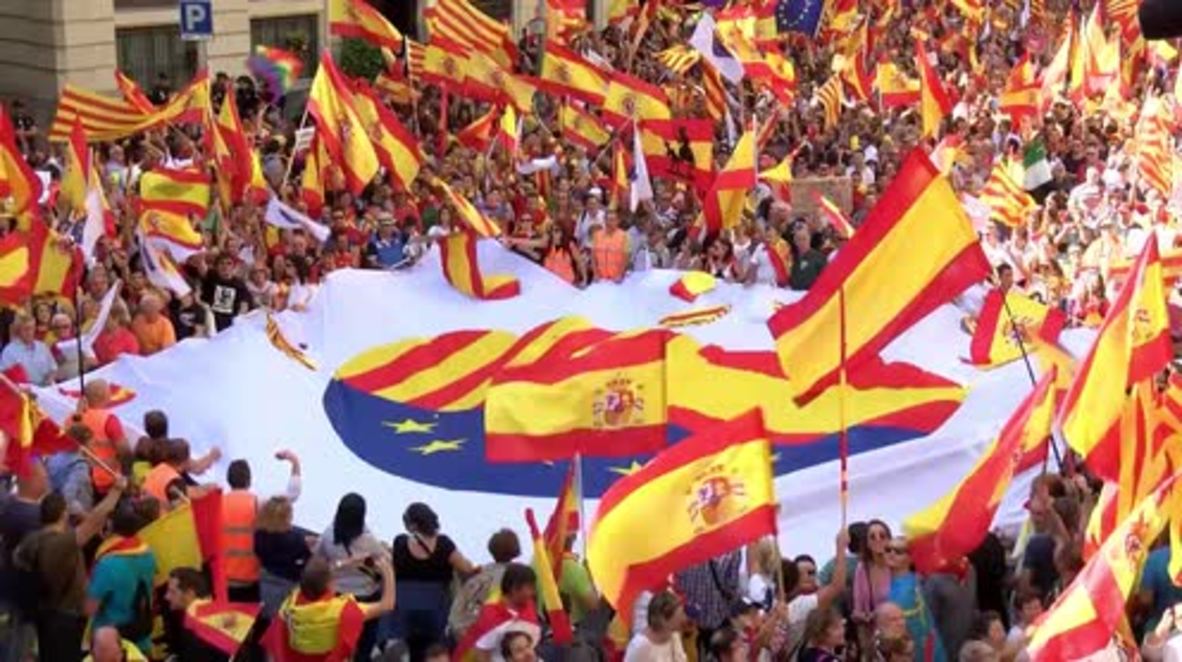 Spain: Hundreds of thousands of unionists march in Barcelona