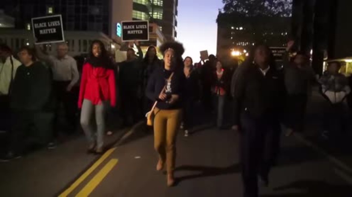 USA: 'Who do you serve?' - BLM protesters confront Missouri governor at fundraiser