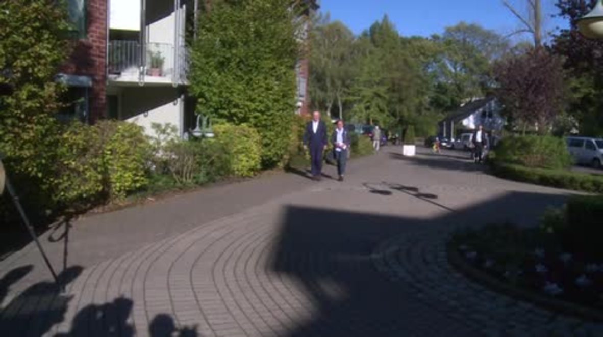 Germany: Minister-president of Lower Saxony casts vote in state elections