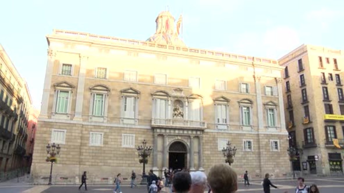 Spain: Puigdemont arrives at Palau de la Generalitat in Barcelona as deadline passes
