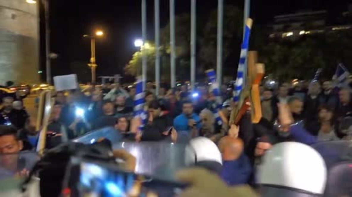 Greece: Police clash with protesters trying to halt ‘blasphemous’ play