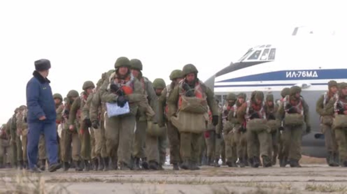 Russia: 700 paratroopers take part in drills near North Korean border