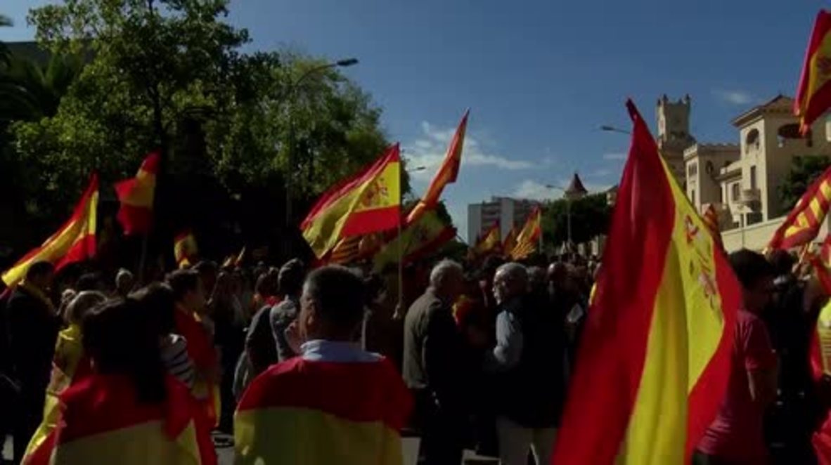 España: Nacionalistas realizan manifestación al lado de la sede del ejército en Barcelona.