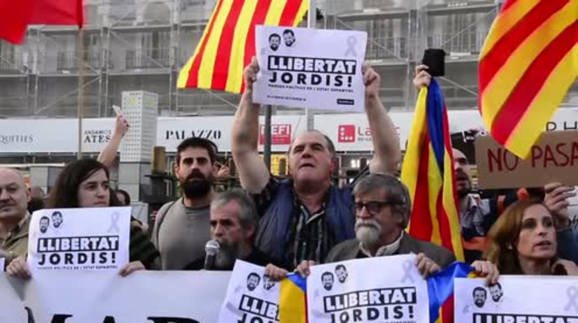 Spain: Solidarity chants echo in Madrid as thousands rally against Catalan detentions