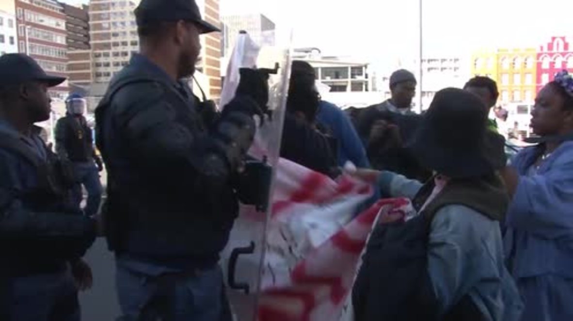 South Africa: Students clash with police over tuition fees report