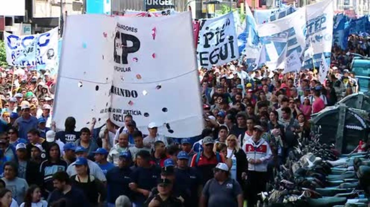 Argentina: Thousands protest against Macri's proposed tax reforms in Buenos Aires
