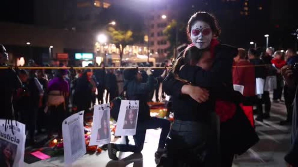 Mexico: Dozens gather to raise awareness of violence against women
