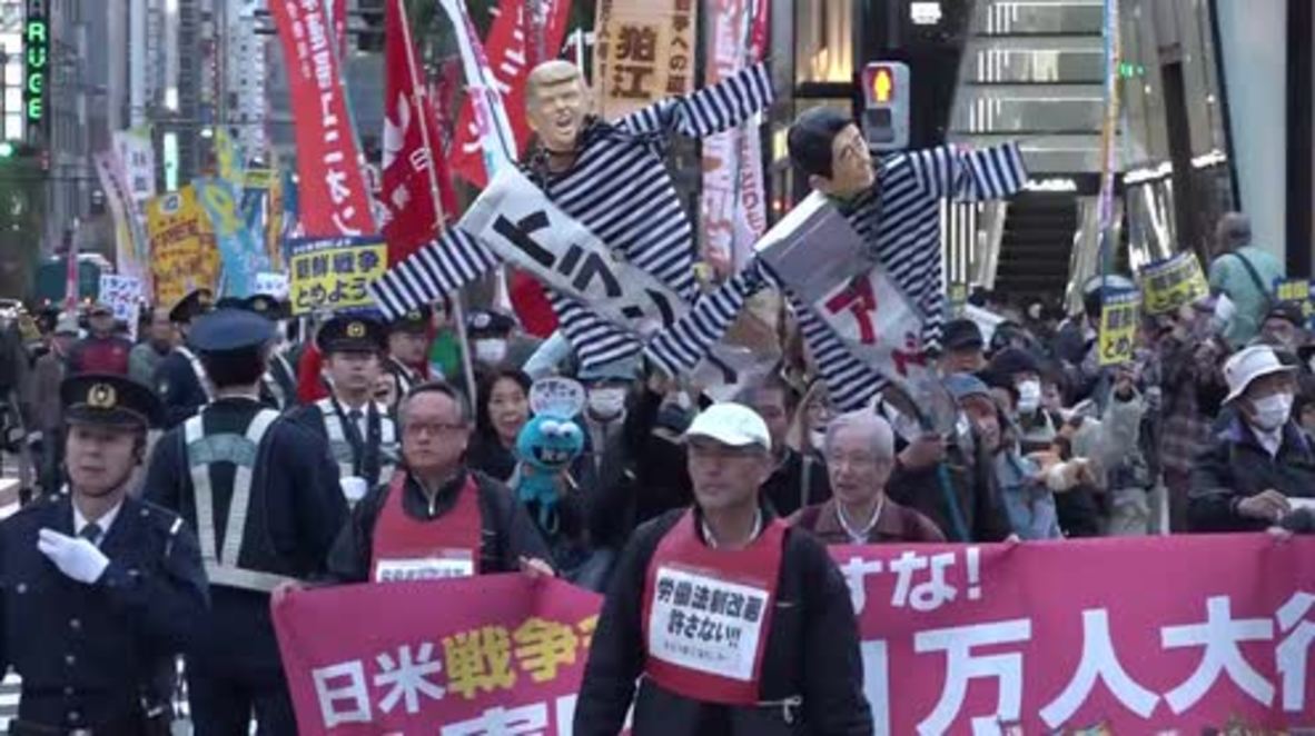 Japan: Protests in Tokyo as Trump golfs with Abe