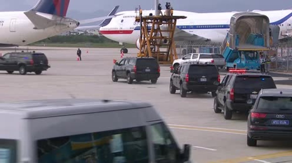 Vietnam: Trump leaves Da Nang for Manila on final day of APEC Summit