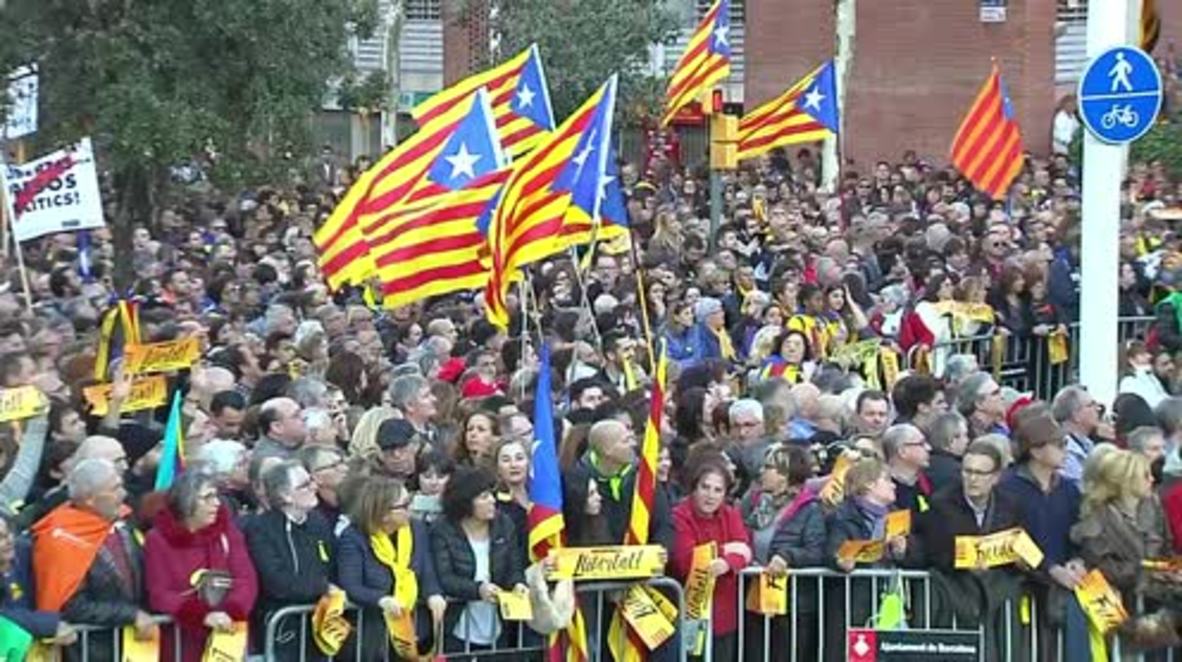 Spain: 750,000 Catalans demand freedom for 'political prisoners' in Barcelona