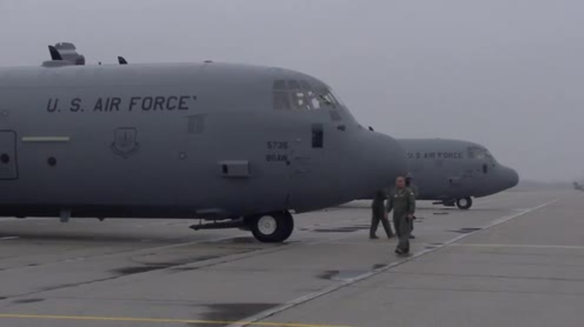 Serbia: US and Serbian paratroopers prepare for joint drills