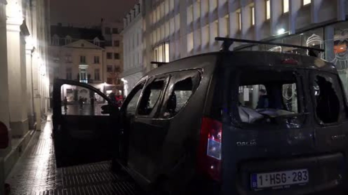 Belgium: Vehicles and buildings smashed up in Brussels riot, 30 detained