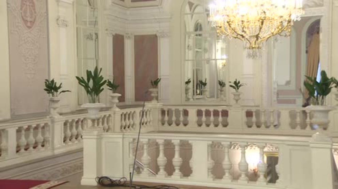 Russia: 'Impossible to believe it' - Friends and colleagues react to Hvorostovsky's death