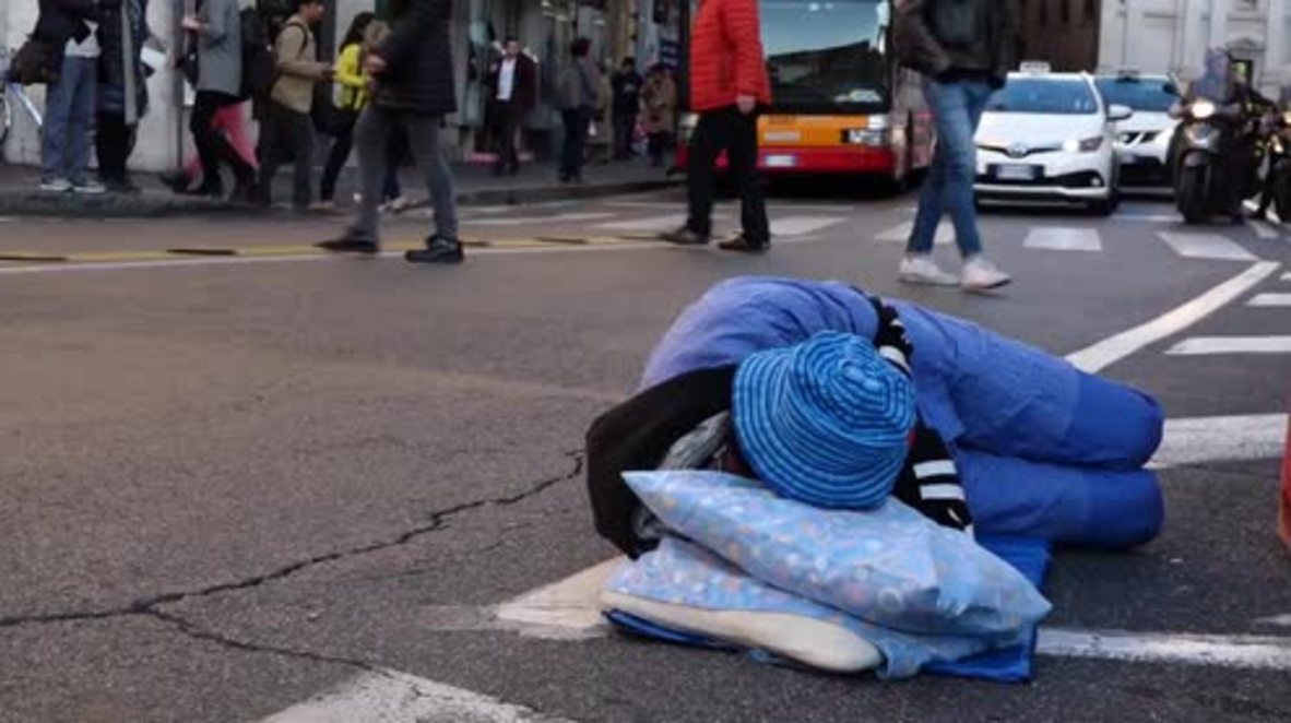 Italy: ‘Our insomnia is not a show’ - Rome housing rights protesters tell M5S’s Grillo