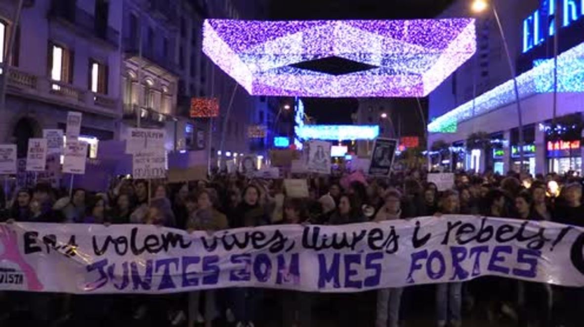 Spain: 'Not one woman more' - Barcelona marches against gender violence