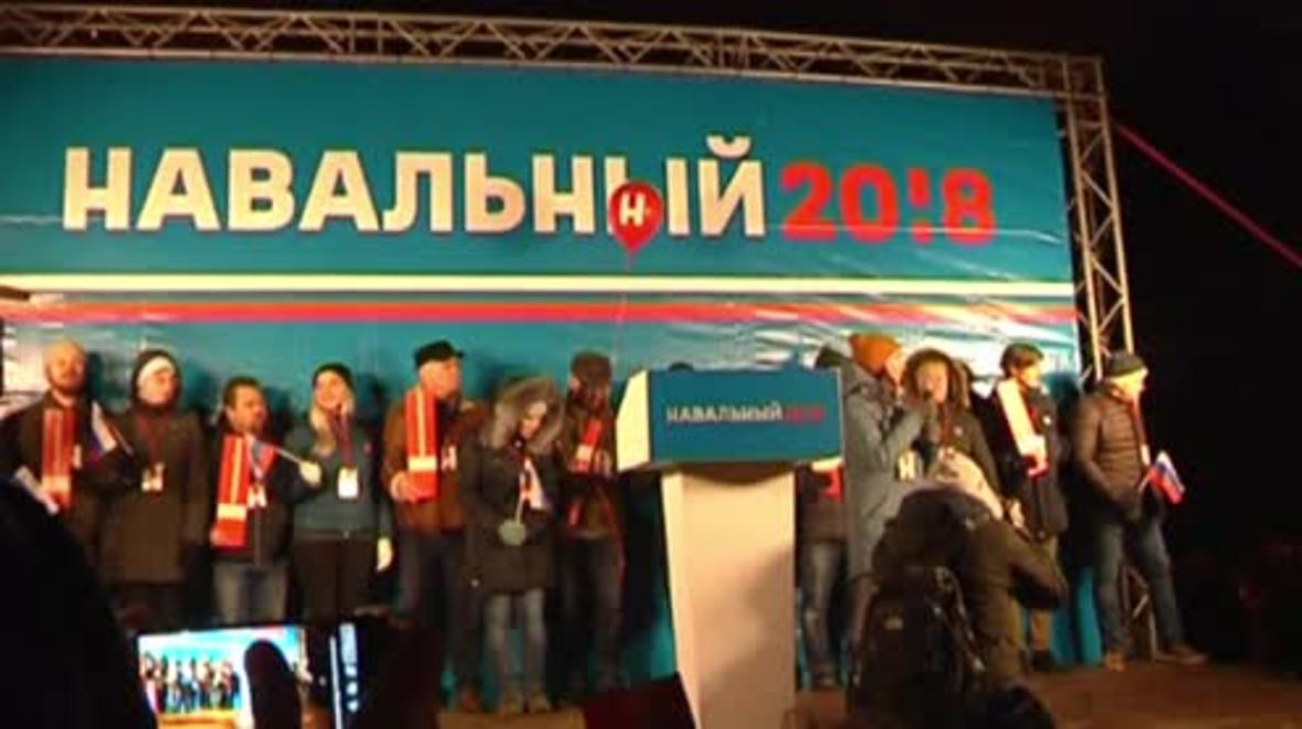 Russia: Navalny greets supporters in Nizhny Novgorod