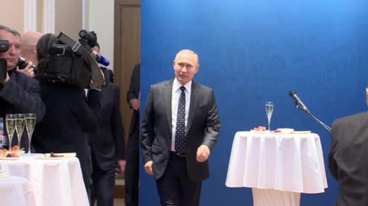 Russia: Putin’s toast with football legends ahead of World Cup draw