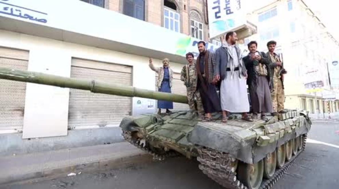 Yemen: Houthi fighters roam Sanaa streets with tanks and arms after Saleh's fall