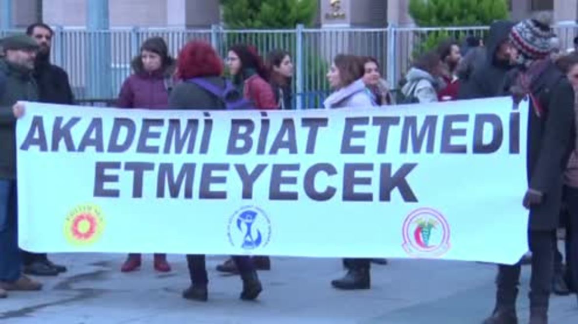 Turkey: Protests as first peace petition academics go on trial