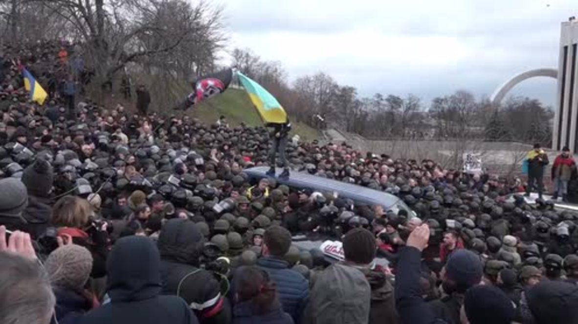 Ukraine: Saakashvili set loose after supporters clash with security