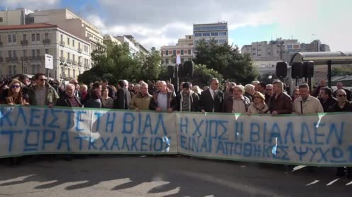 Greece: Aegean mayors and residents protest Athens' refugee crisis response