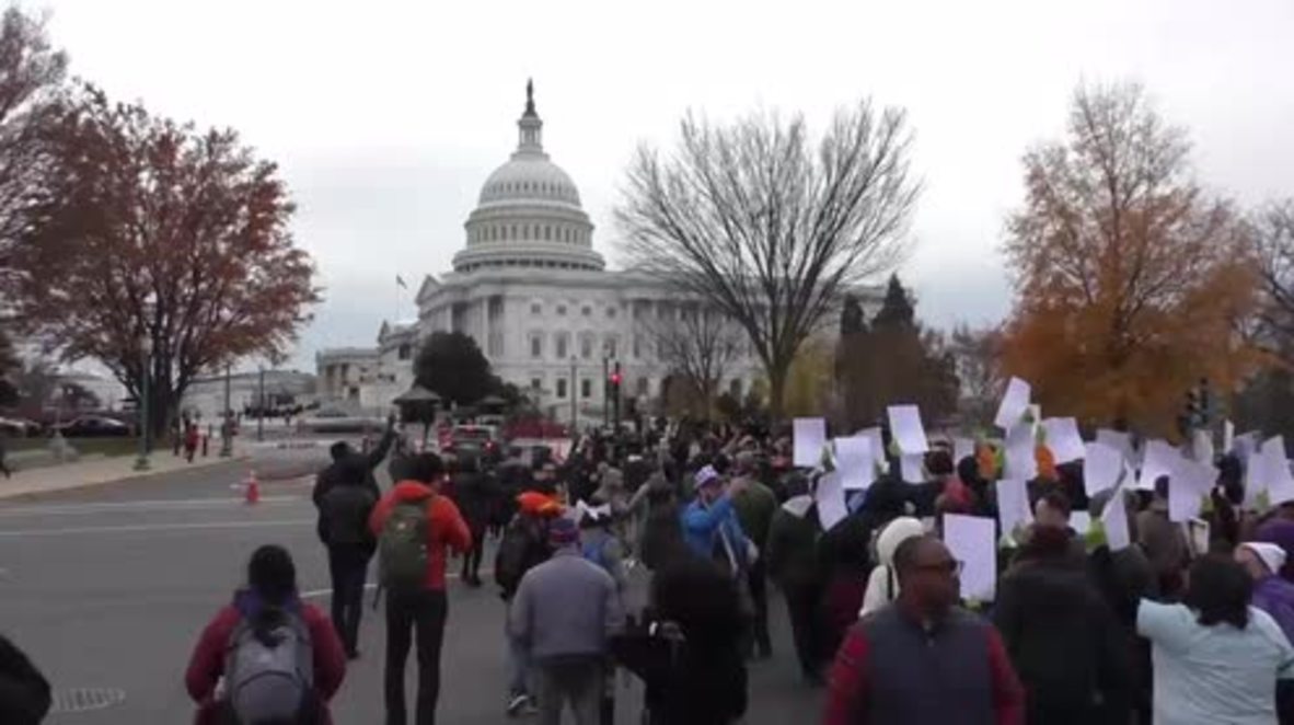 USA: 200 arrested outside Capitol during Dream Act protest
