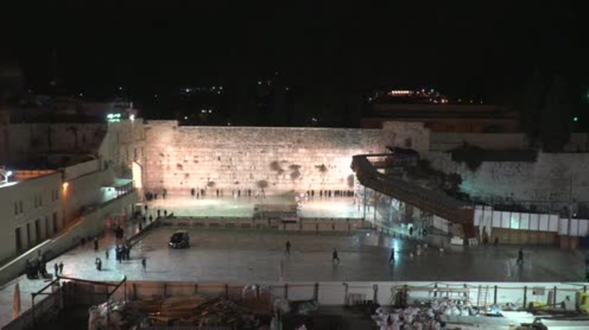 East Jerusalem: Al-Aqsa plunged into darkness after Trump declaration