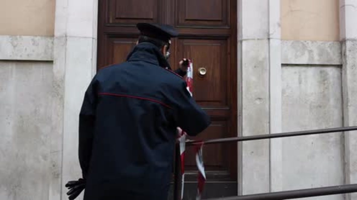 Italy: Bomb explodes in front of Rome Carabinieri station