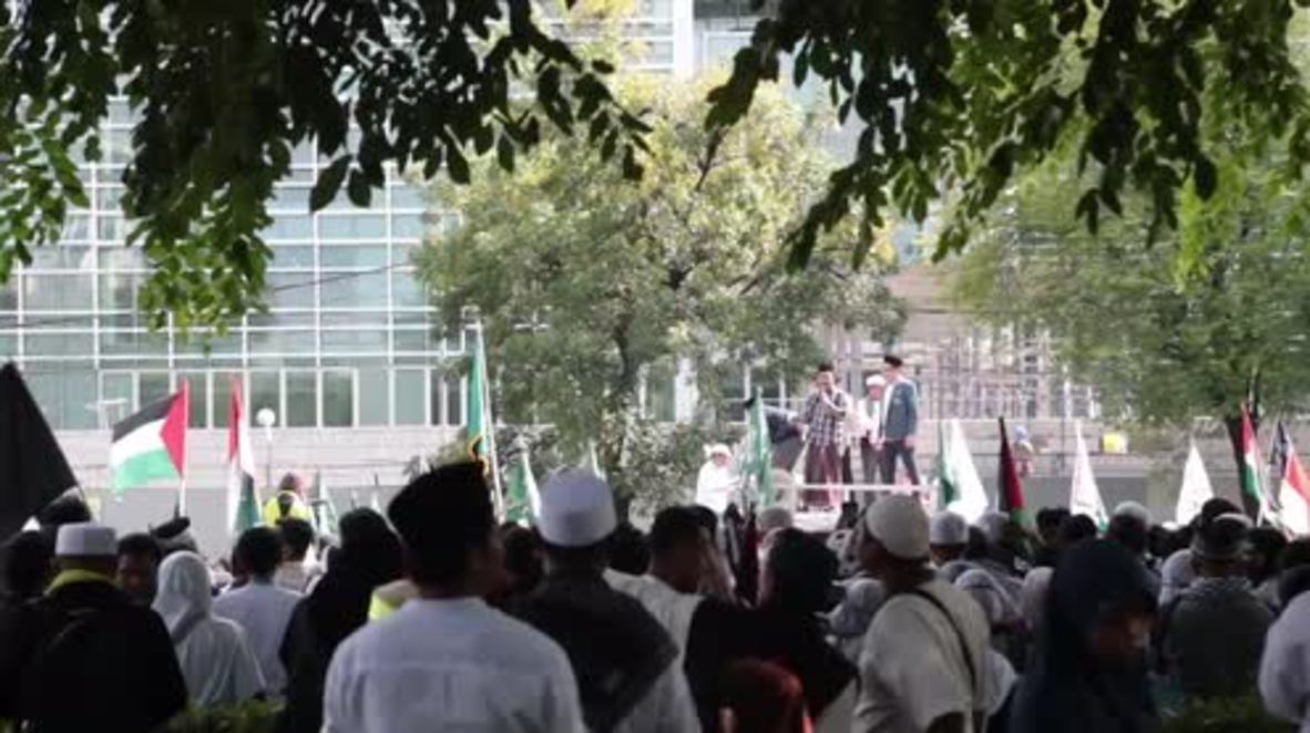Indonesia: Protesters decry Trump's Jerusalem decision outside US embassy
